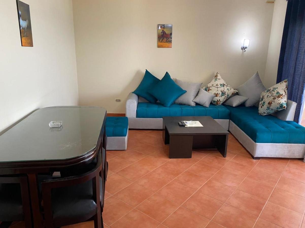Porto Sokhna Pyramids Apartments With Sea View Families Only Ajn-Szuhna Kültér fotó